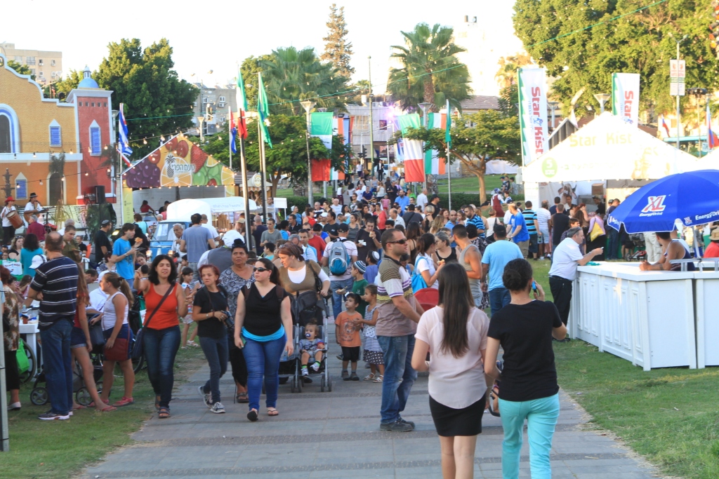 פסטיבל טועמים עולם רחובות. צילום: עיריית רחובות