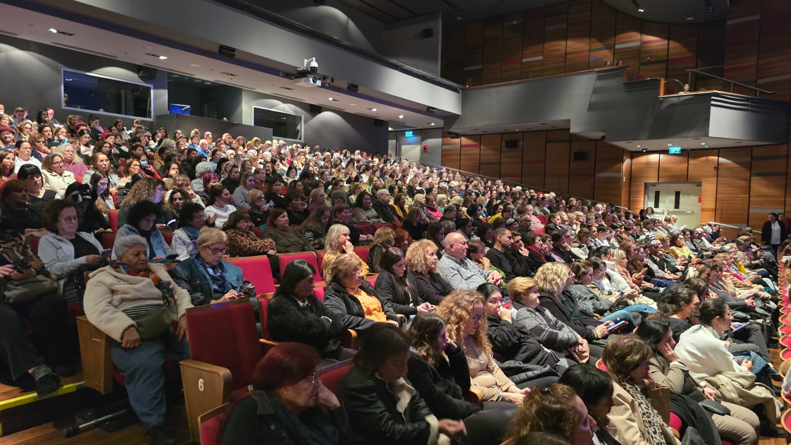 בהובלת פורום נשים רחובות: מאות צפו במופע לרגל יום האישה הבינלאומי