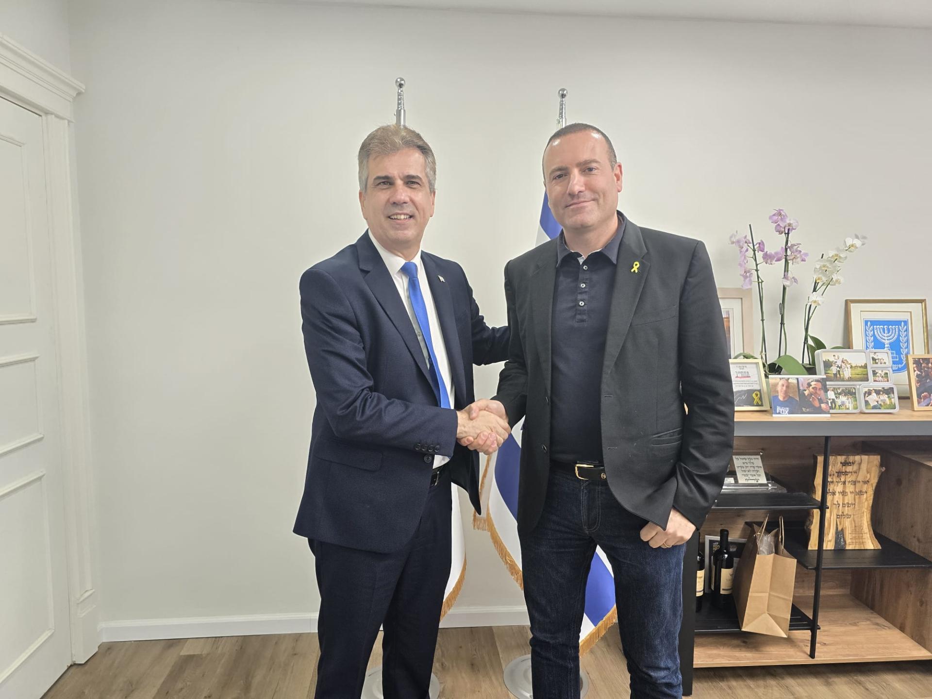 ראש העיר רחובות מתן דיל ושר האנרגיה והתשתיות אלי כהן