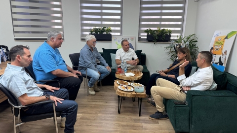 בכירים במשק ואנשי עסקים מובילים ביקרו בעיר 3.jpg