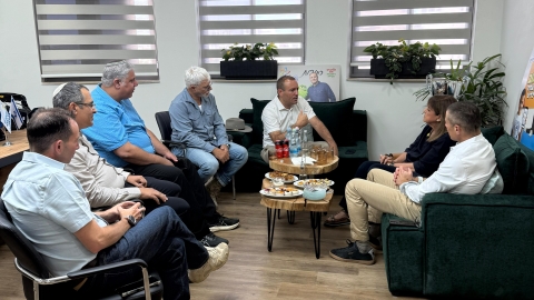 בכירים במשק ואנשי עסקים מובילים ביקרו בעיר 4.jpg